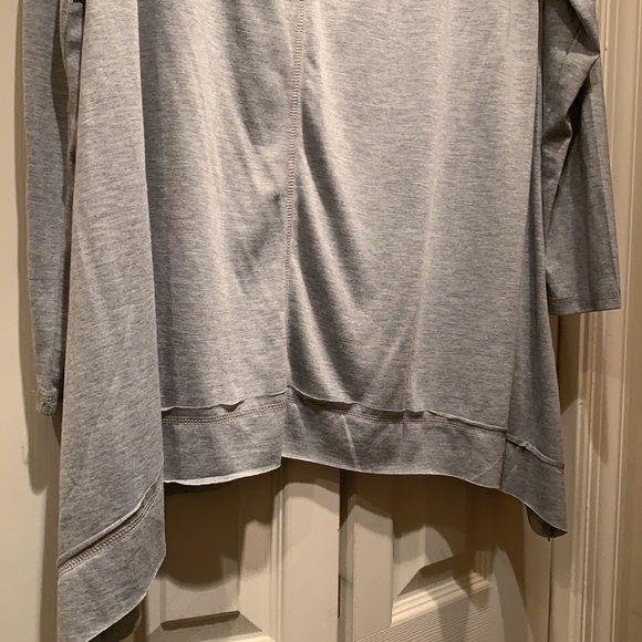 Grey gray lace top size small (s) - Picture 4 of 4